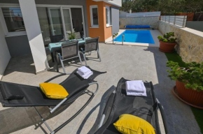 Apartment Funtastic with Private Pool
